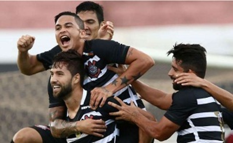 Foto: Celio Messias/Gazeta Press Corinthians gol 