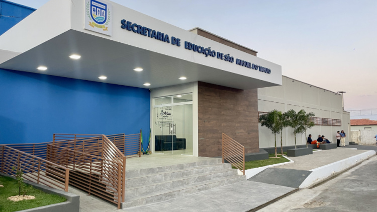 Prédio da Secretaria Municipal de Educação de São Miguel do Tapuio, totalmente reconstruído pela atual gestão municipal.