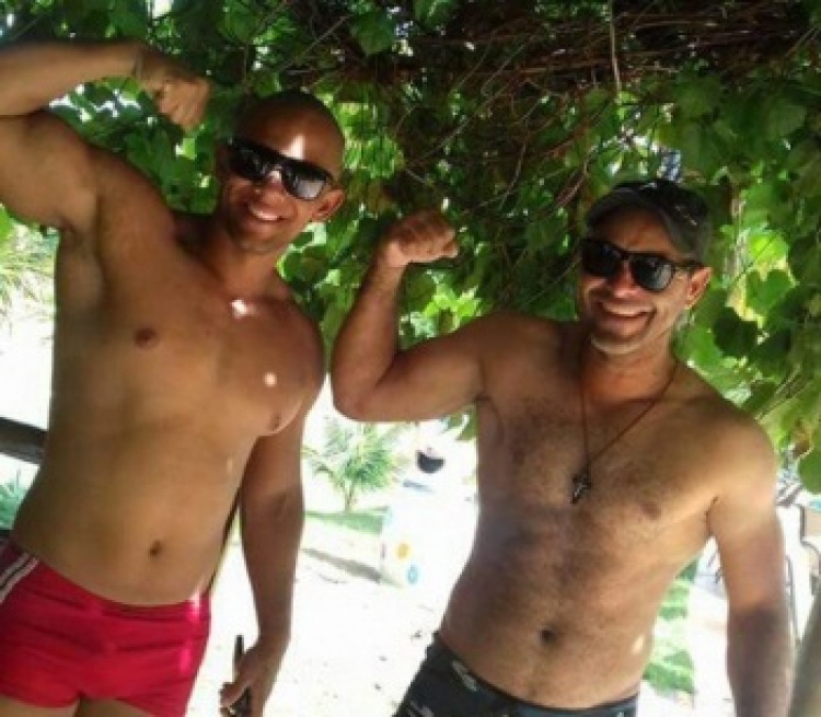Personal Trainer Wellington Soro (esq) e padrasto Weber Aparecido estupravam menina de 12 anos