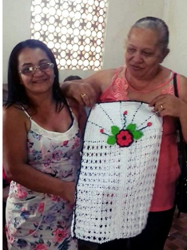 Primeira dama Rosimar Lima em reunião com as artesãs 