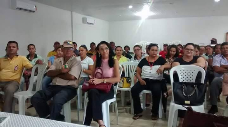 Audiência com secretários, vereadores, funcionários das secretarias e a população de Castelo