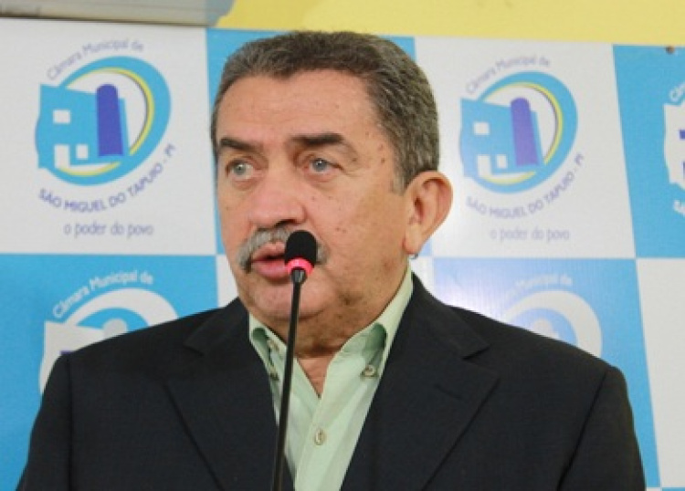 Prefeito Lincoln Matos (PTB)