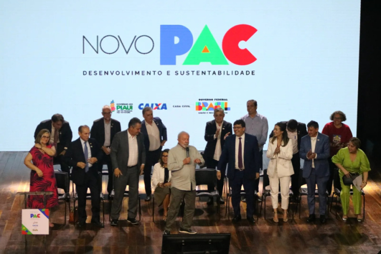 Lula chega a Teresina para anúncios do PAC e Plano Brasil Sem Fome — Foto: Lucas Marreiros/g1