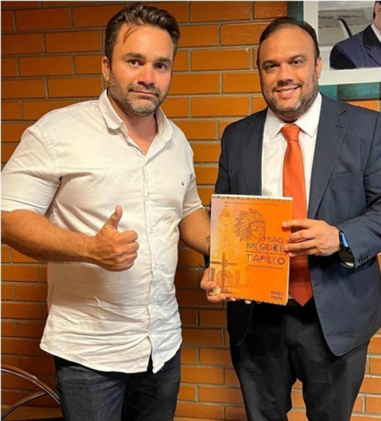 Pré-candidato a vereador em SMT, Sillas (MDB), se reúne com o deputado Ziza Carvalho.