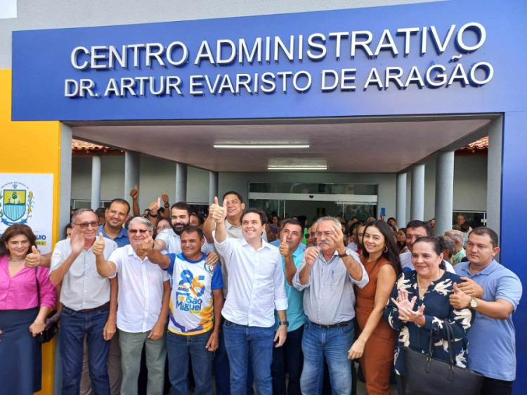 Prefeito Pompilim (PSD) inaugurou Centro Administrativo nos 86 anos de aniversário de SMT 