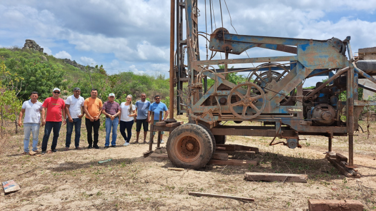 Prefeitura de SMT inicia instalação de novo sistema de abastecimento de água na Palmeira de Cima.